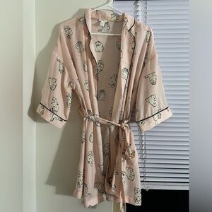 Pink silk robe with white cats